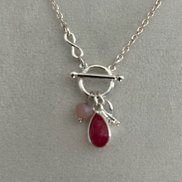 Avon Ribbon Charm Toggle Necklace - Picture 2 of 3